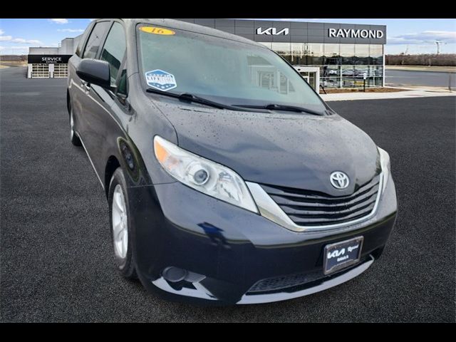 2016 Toyota Sienna LE