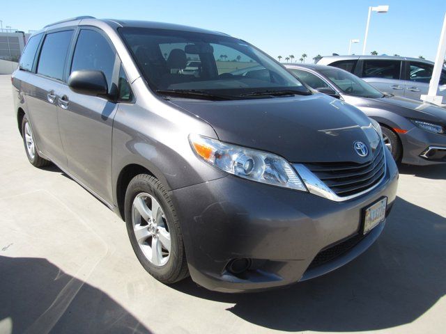 2016 Toyota Sienna LE