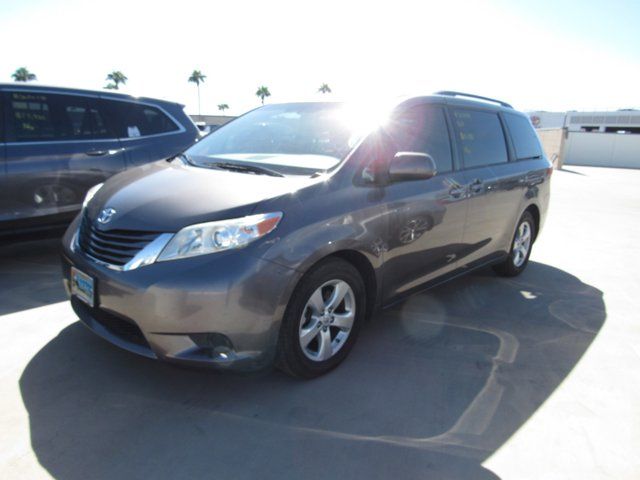 2016 Toyota Sienna LE