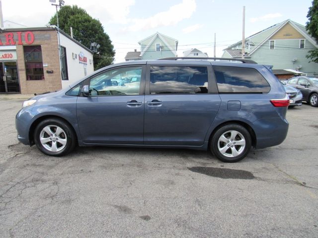 2016 Toyota Sienna LE