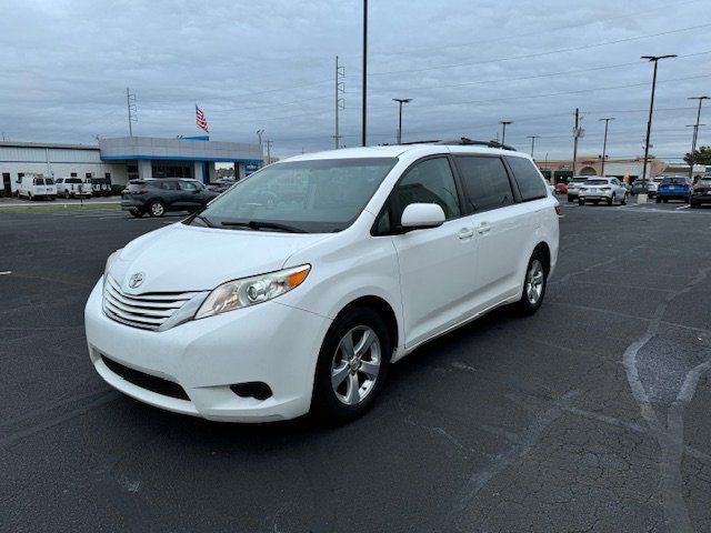 2016 Toyota Sienna LE