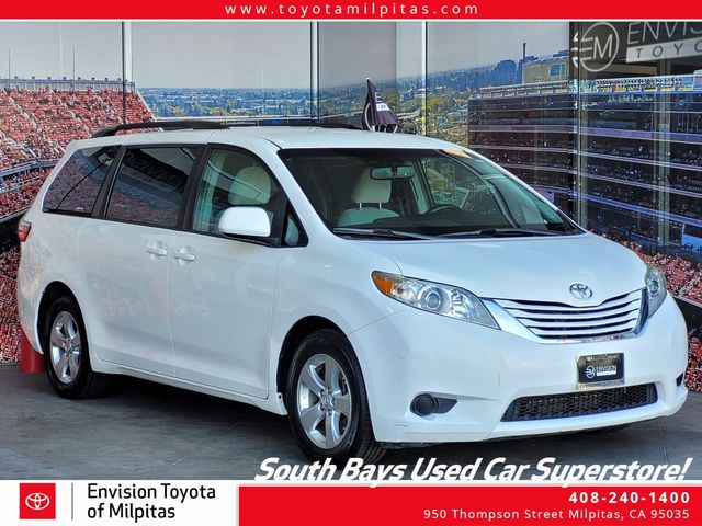 2016 Toyota Sienna LE