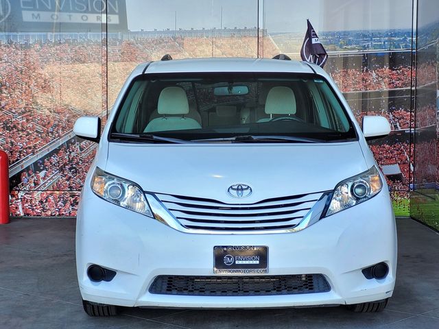 2016 Toyota Sienna LE