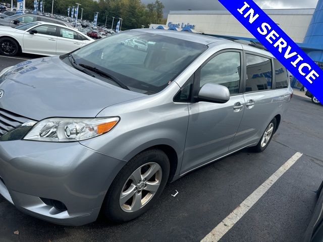 2016 Toyota Sienna LE