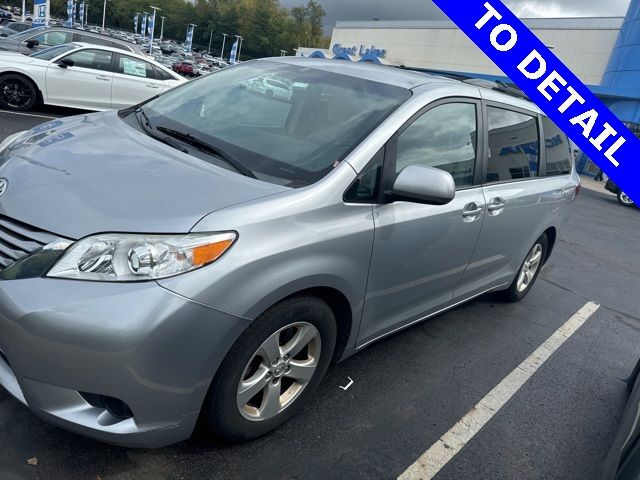 2016 Toyota Sienna LE