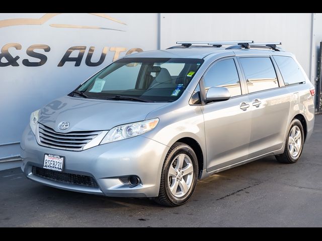 2016 Toyota Sienna LE