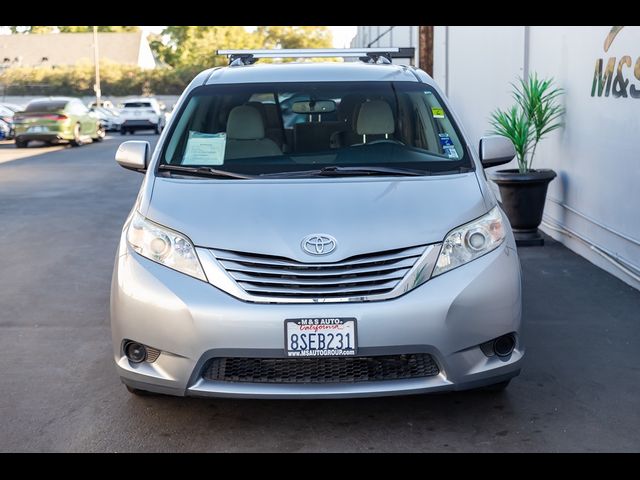 2016 Toyota Sienna LE