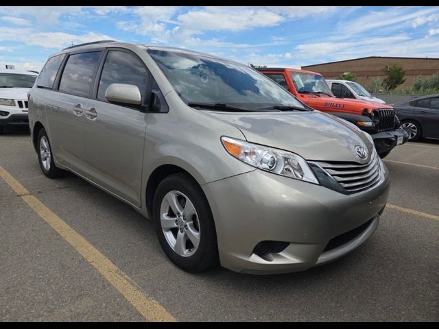2016 Toyota Sienna LE