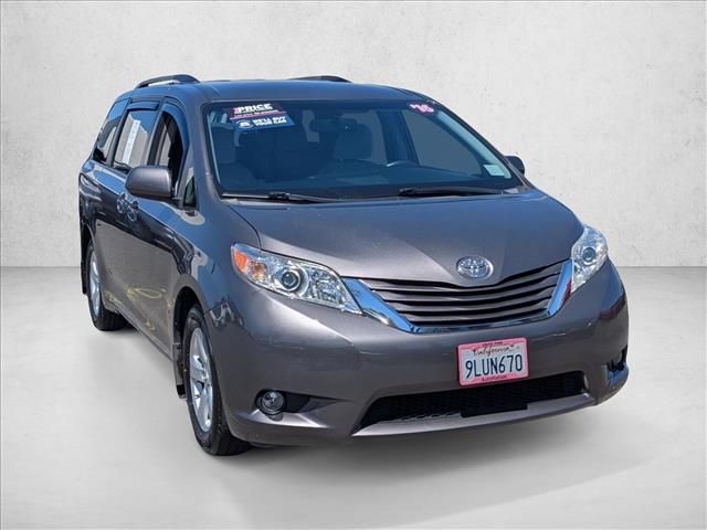 2016 Toyota Sienna LE