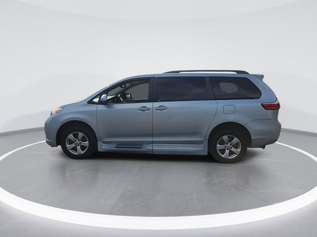 2016 Toyota Sienna LE