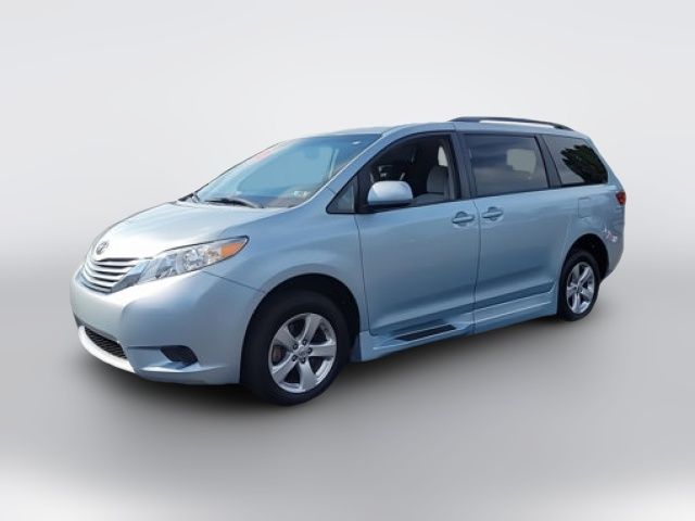 2016 Toyota Sienna LE