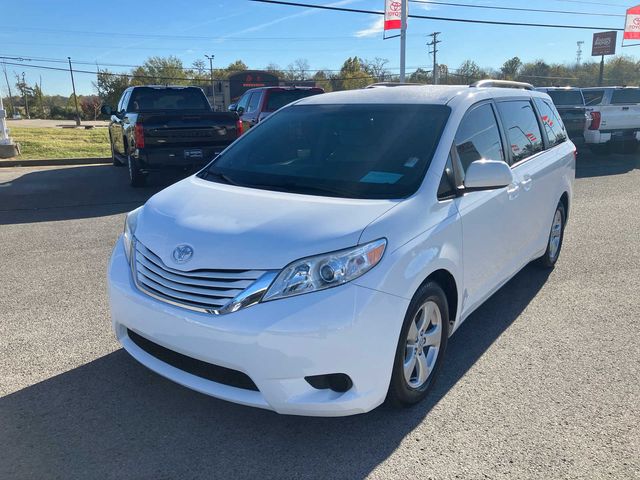 2016 Toyota Sienna LE