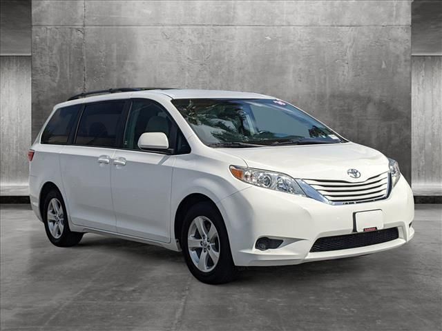 2016 Toyota Sienna LE