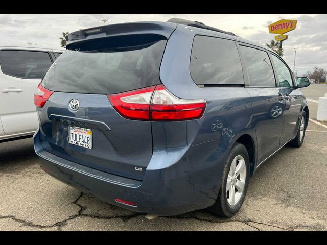 2016 Toyota Sienna LE