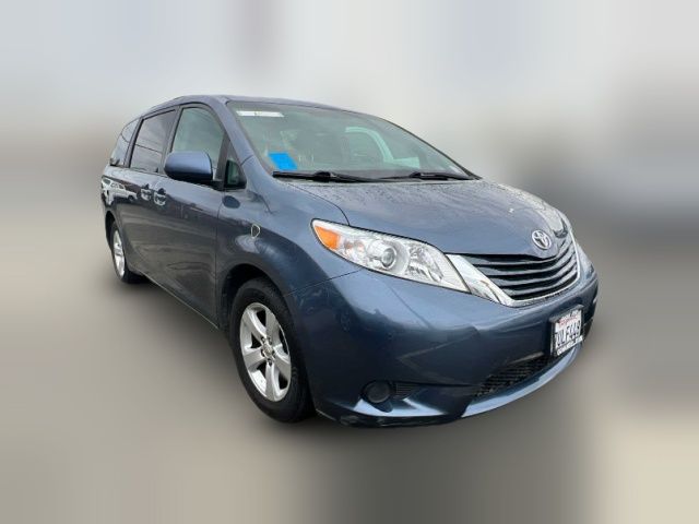 2016 Toyota Sienna LE