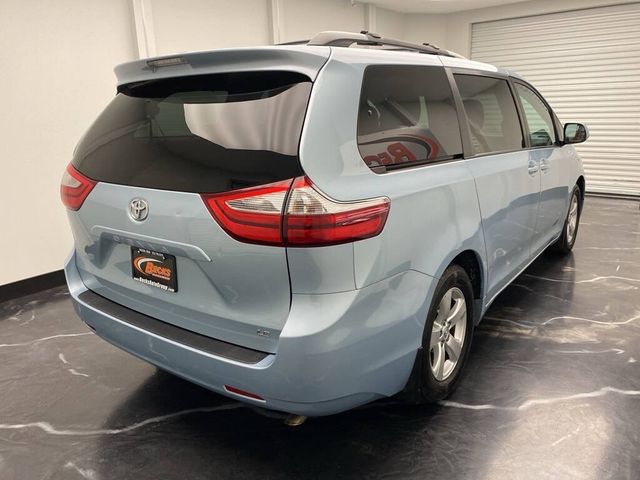 2016 Toyota Sienna LE