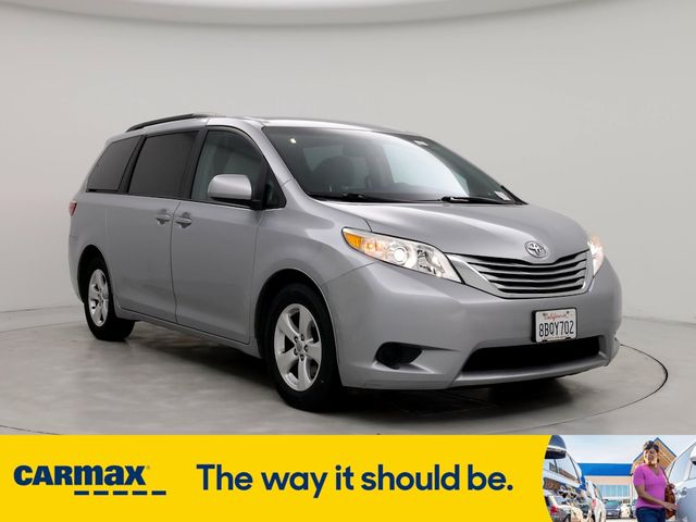 2016 Toyota Sienna LE