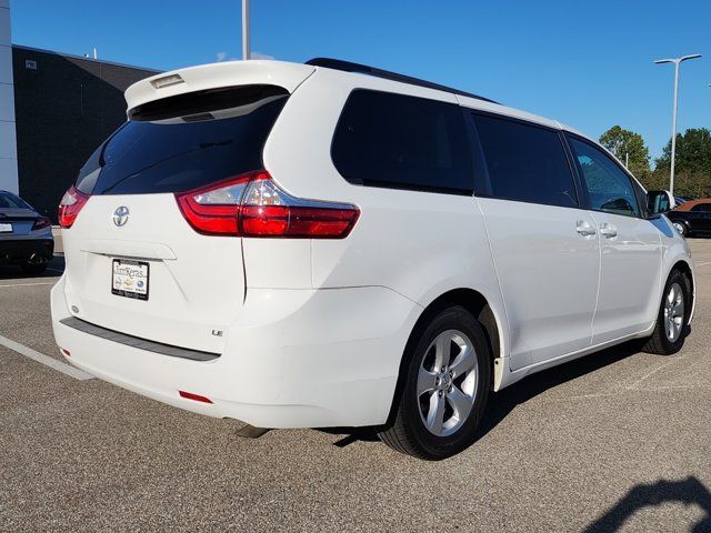 2016 Toyota Sienna LE