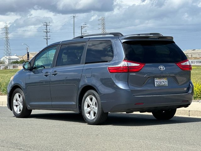 2016 Toyota Sienna 