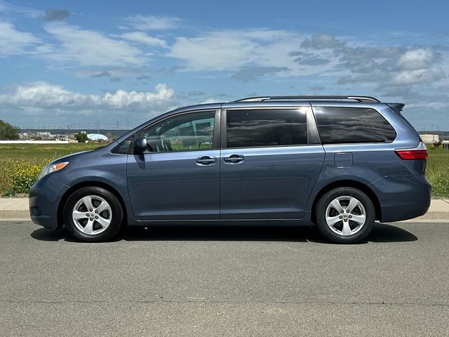 2016 Toyota Sienna 