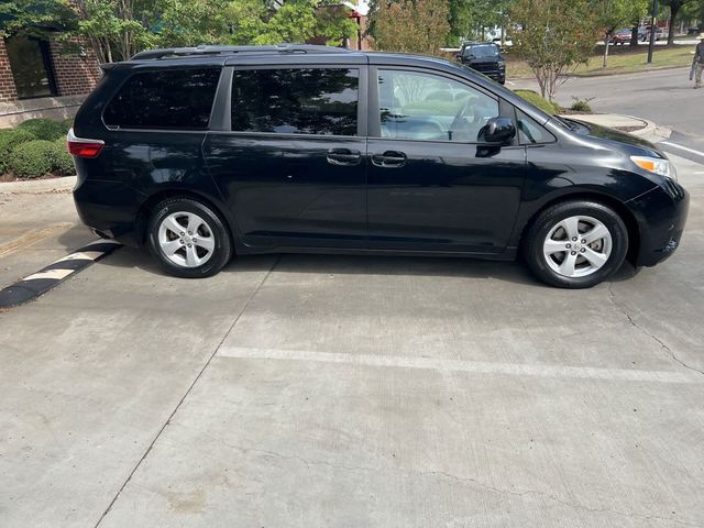 2016 Toyota Sienna LE