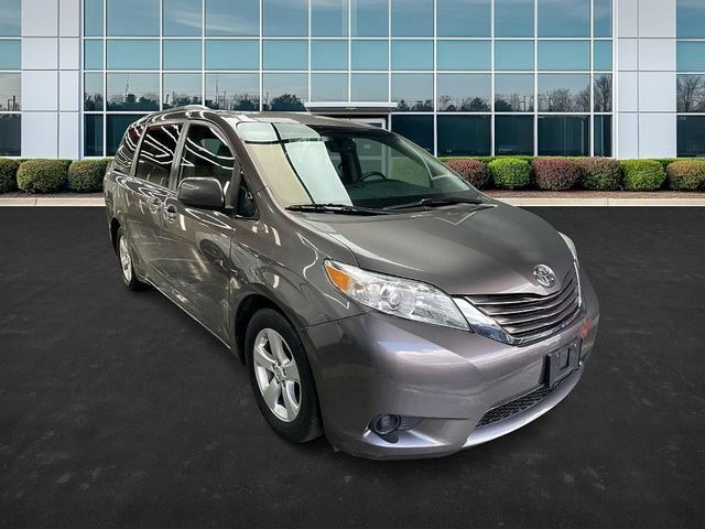 2016 Toyota Sienna LE