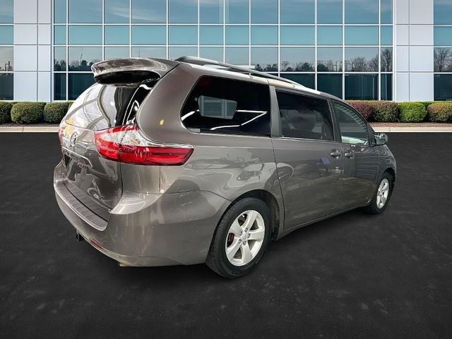 2016 Toyota Sienna LE