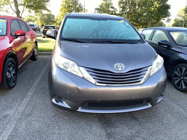 2016 Toyota Sienna LE