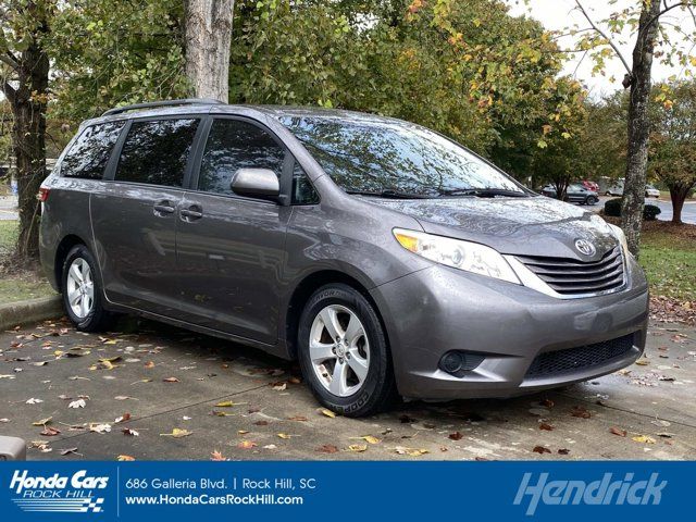 2016 Toyota Sienna LE