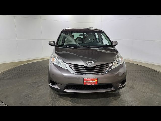 2016 Toyota Sienna LE