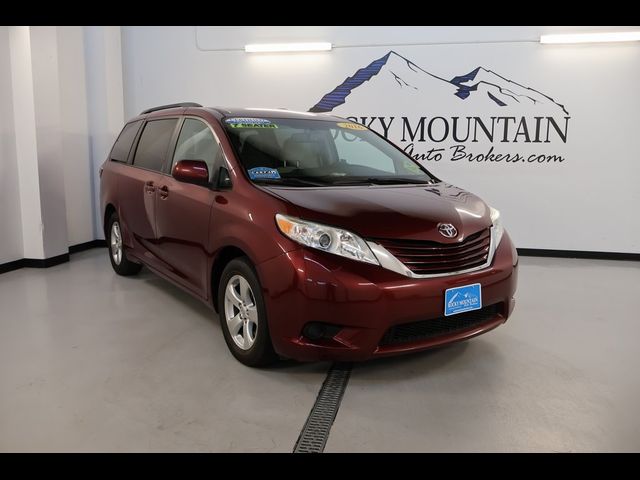 2016 Toyota Sienna LE Auto Access Seat