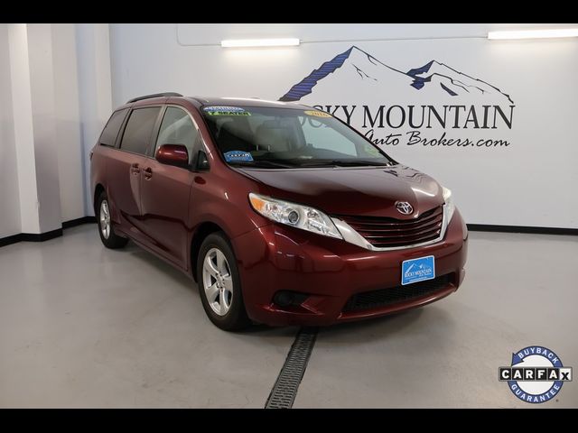 2016 Toyota Sienna LE Auto Access Seat