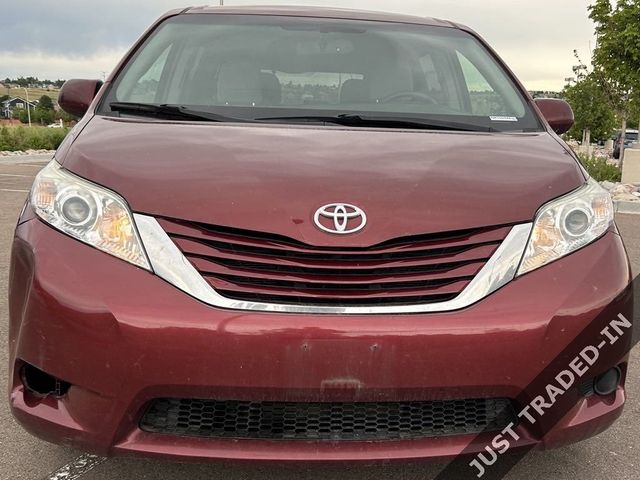 2016 Toyota Sienna LE Auto Access Seat