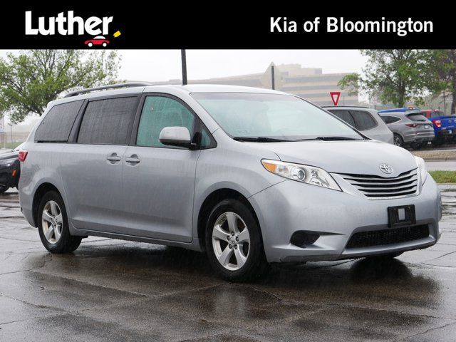 2016 Toyota Sienna LE