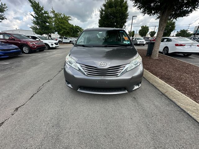 2016 Toyota Sienna LE