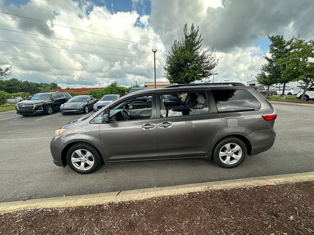 2016 Toyota Sienna LE