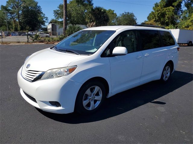 2016 Toyota Sienna LE