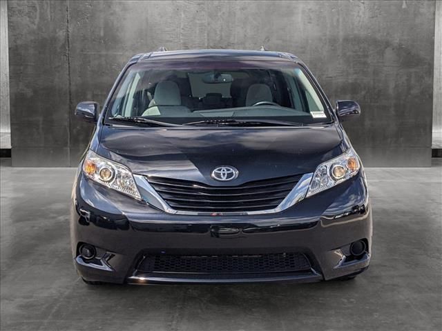 2016 Toyota Sienna LE