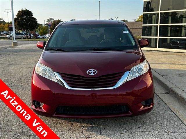 2016 Toyota Sienna LE