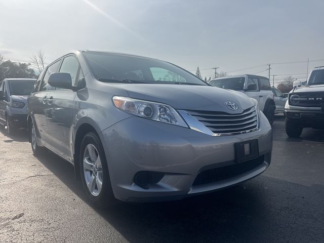 2016 Toyota Sienna LE