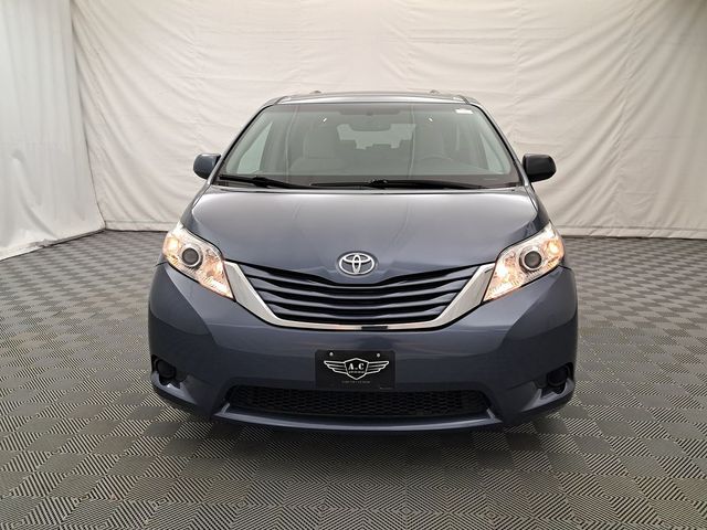 2016 Toyota Sienna LE
