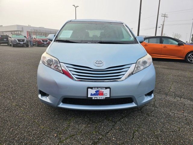 2016 Toyota Sienna LE