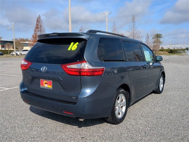 2016 Toyota Sienna LE