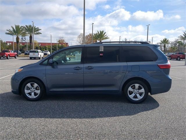 2016 Toyota Sienna LE