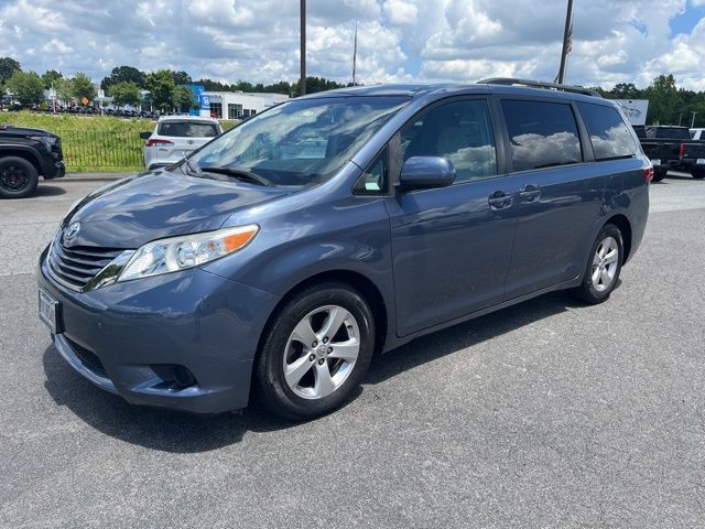 2016 Toyota Sienna LE