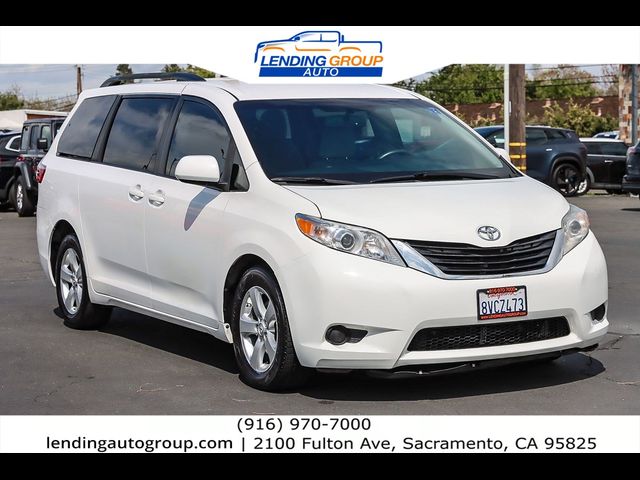 2016 Toyota Sienna LE