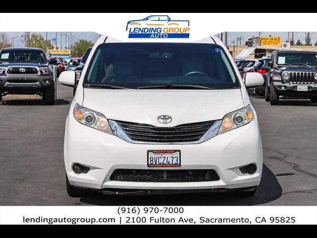 2016 Toyota Sienna LE