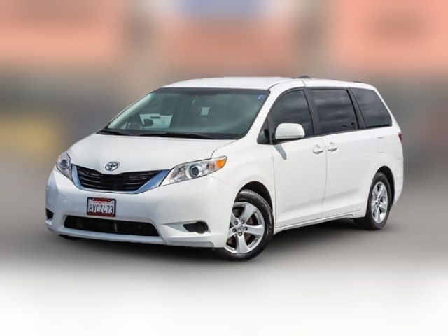 2016 Toyota Sienna LE
