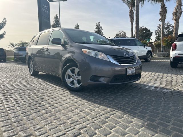 2016 Toyota Sienna LE