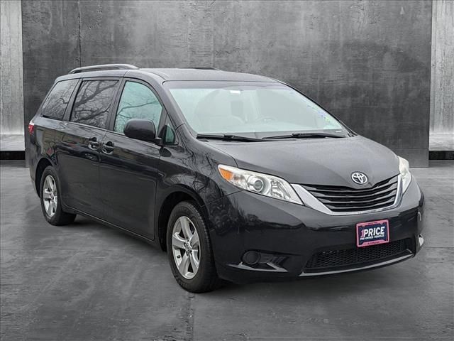 2016 Toyota Sienna LE